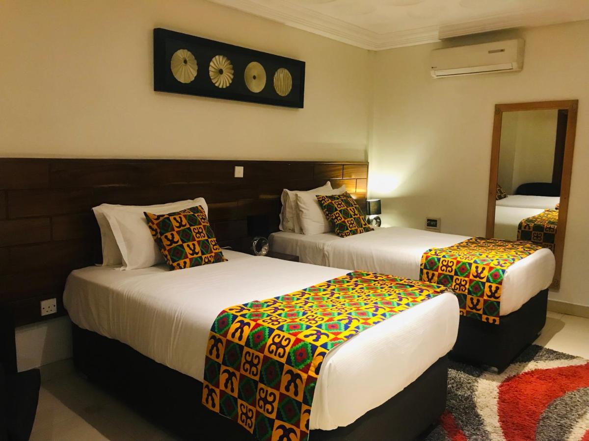 Airport West Hotel Accra Esterno foto