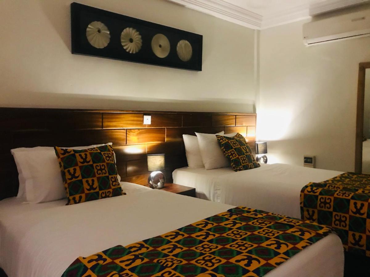 Airport West Hotel Accra Esterno foto