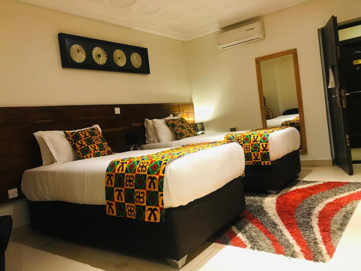 Airport West Hotel Accra Esterno foto