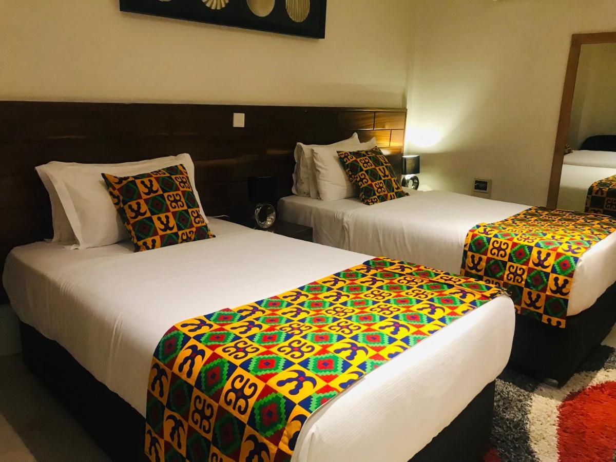 Airport West Hotel Accra Esterno foto