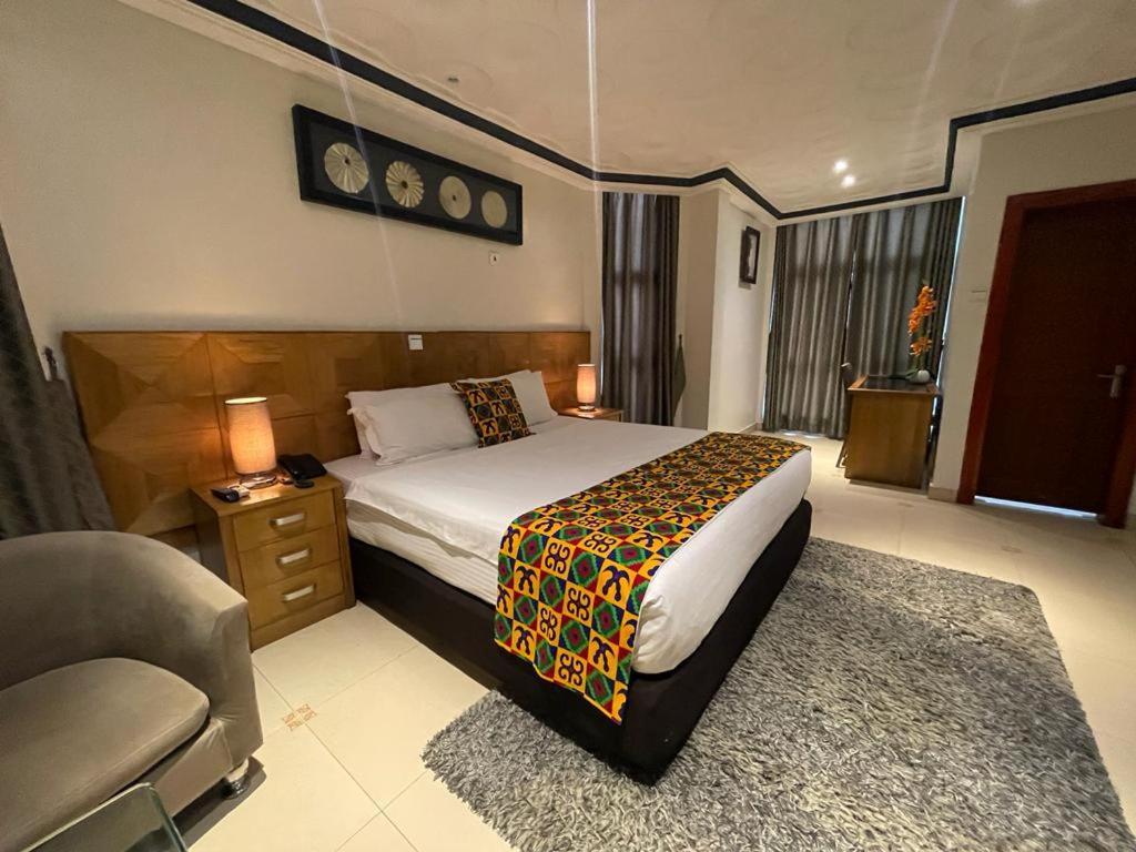 Airport West Hotel Accra Esterno foto