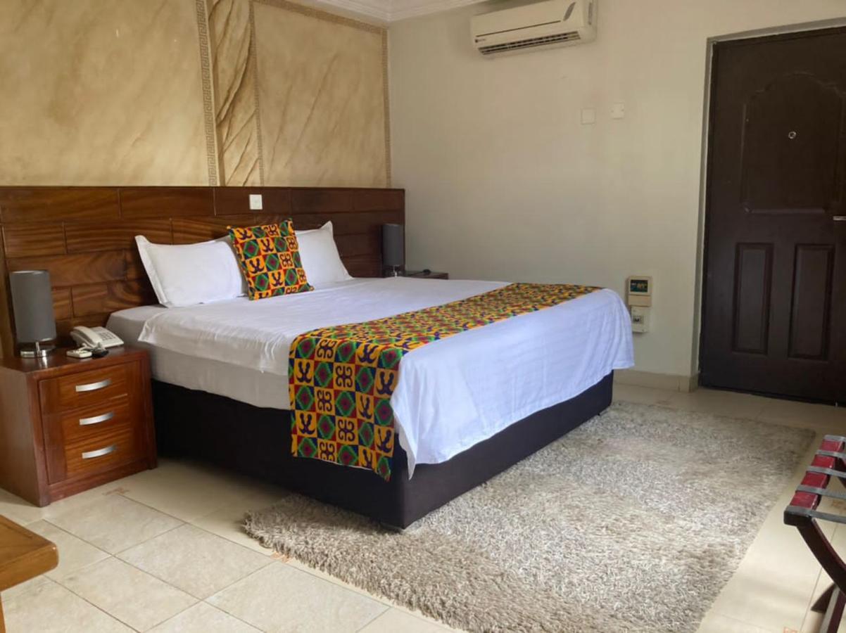 Airport West Hotel Accra Esterno foto