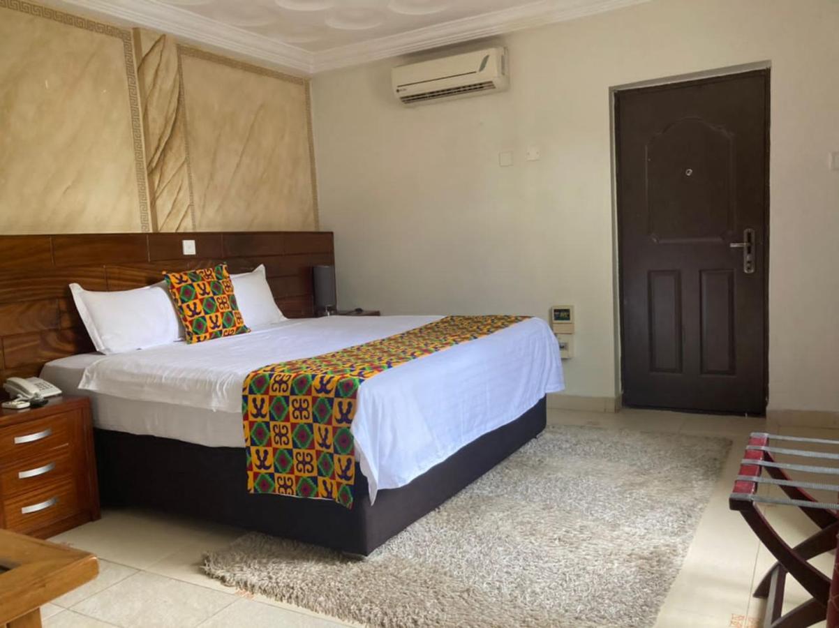 Airport West Hotel Accra Esterno foto