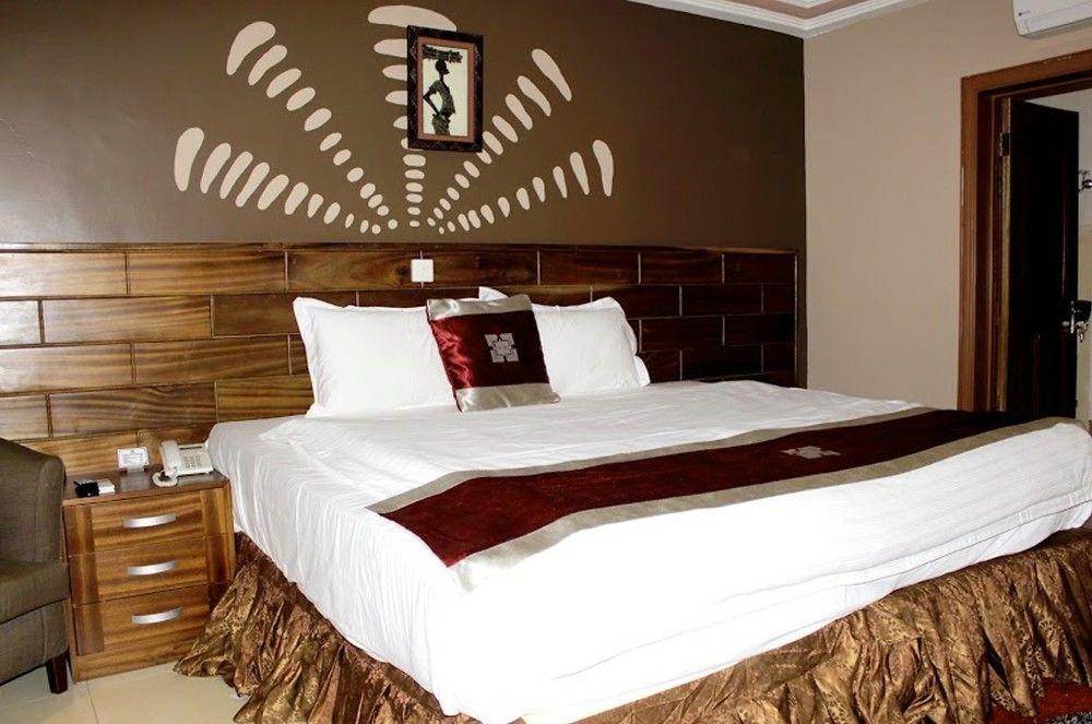 Airport West Hotel Accra Esterno foto