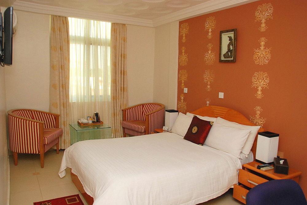 Airport West Hotel Accra Esterno foto