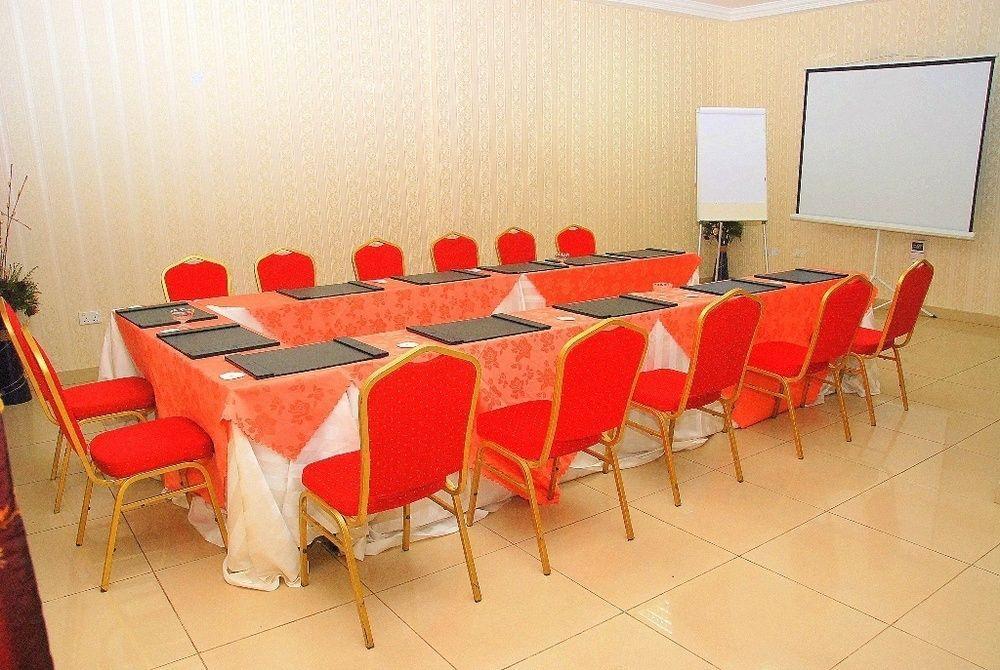 Airport West Hotel Accra Esterno foto