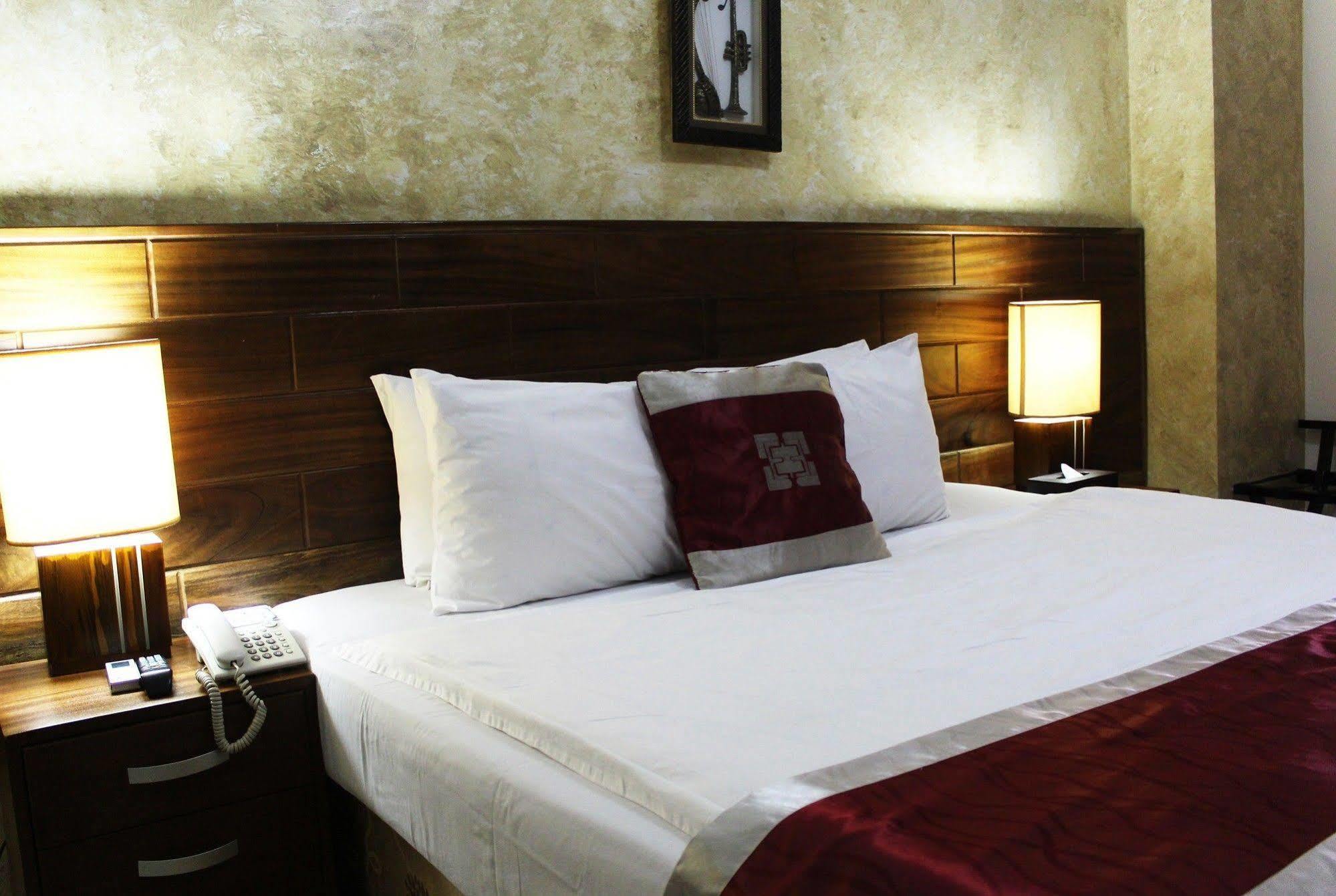 Airport West Hotel Accra Esterno foto