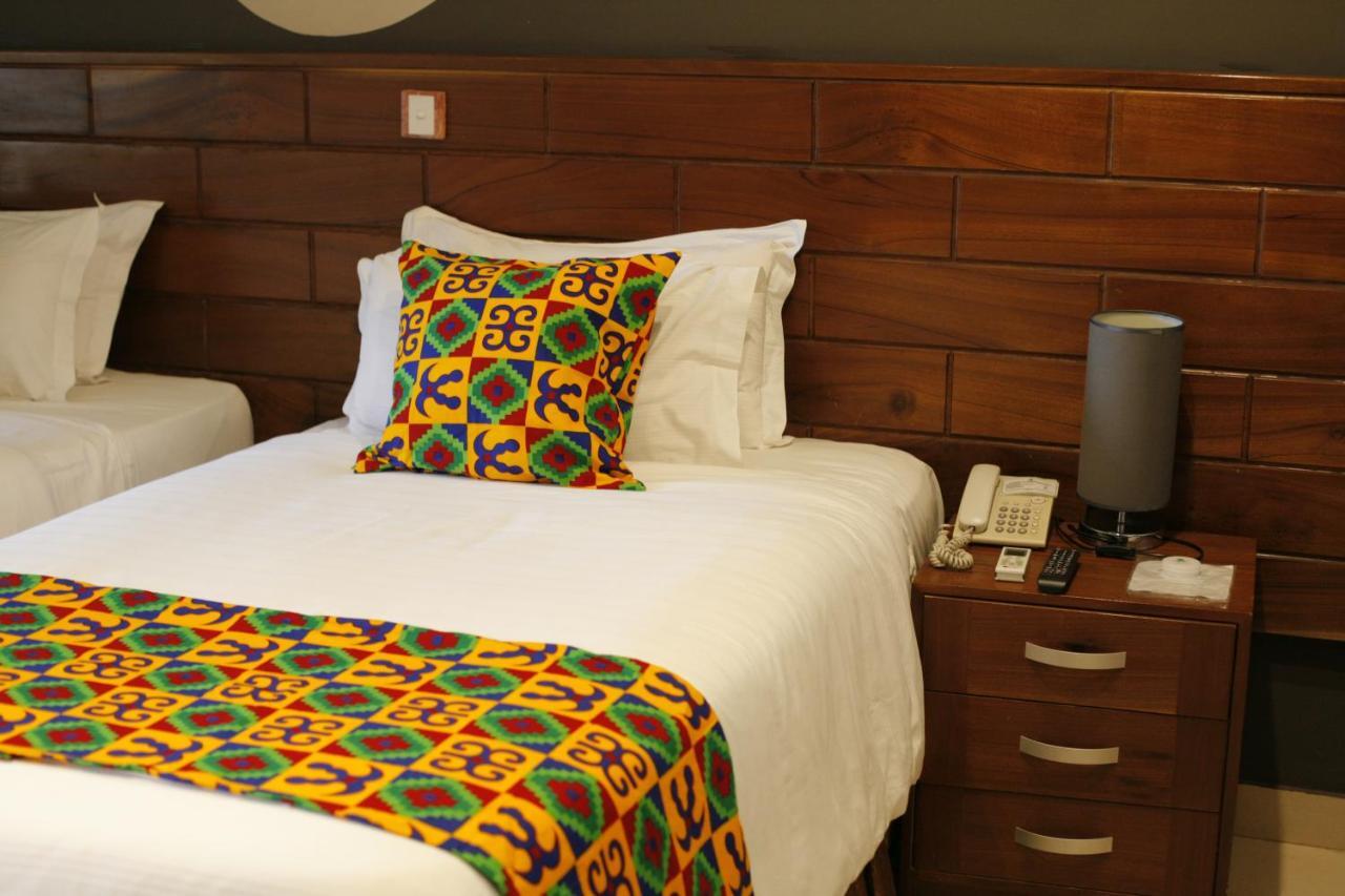 Airport West Hotel Accra Esterno foto