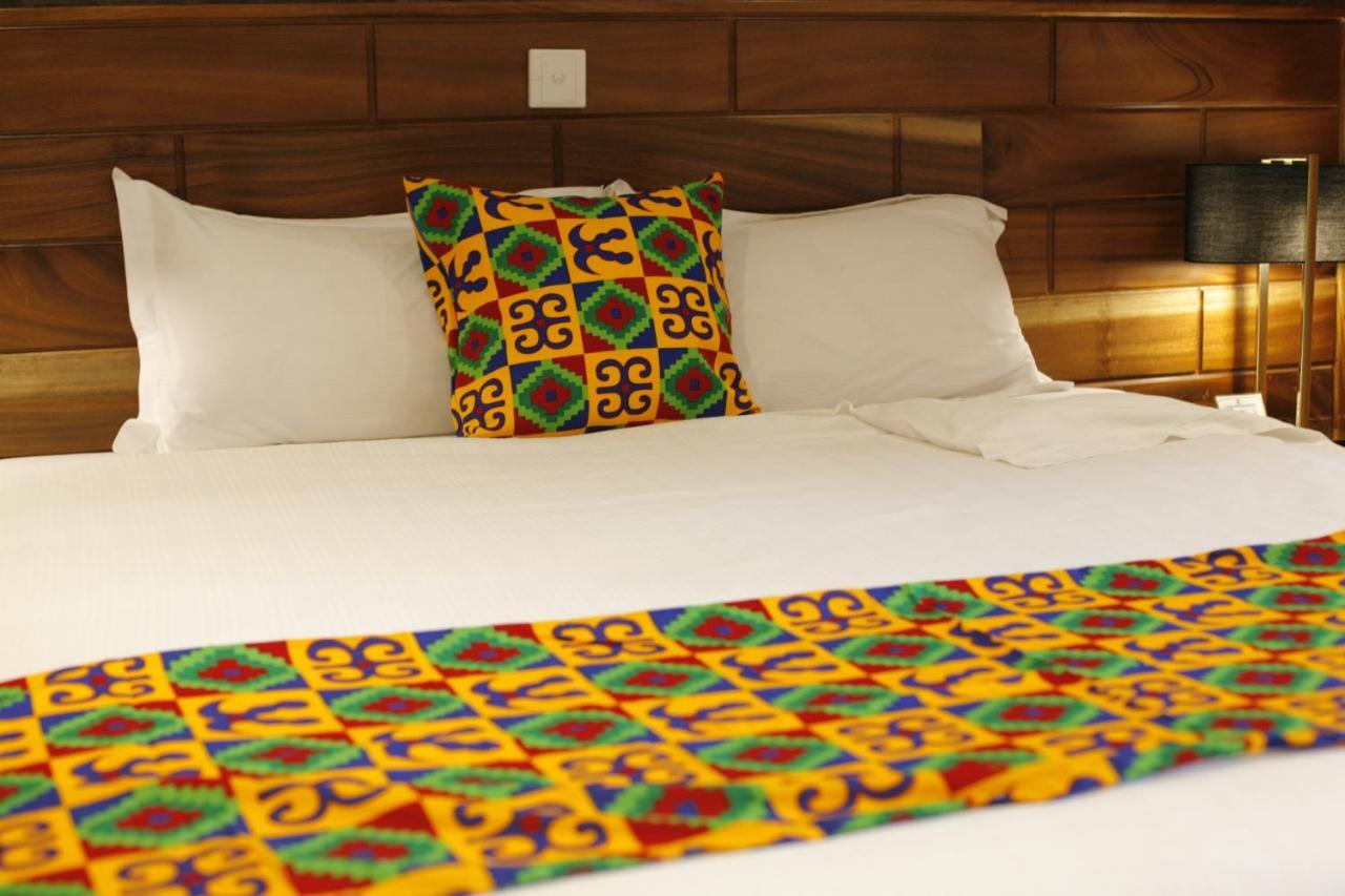 Airport West Hotel Accra Esterno foto